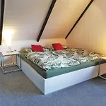 Modern Eingerichtetes Zimmer