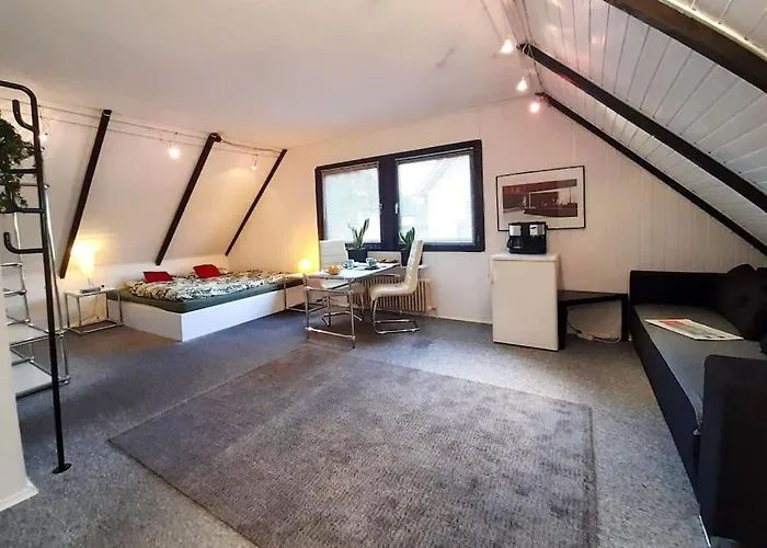 Modern Eingerichtetes Zimmer